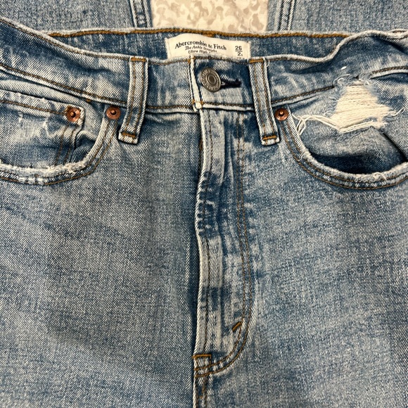 Abercrombie and Fitch Curve Love Ankle Straight Ultra High Rise Jean - Picture 4 of 11